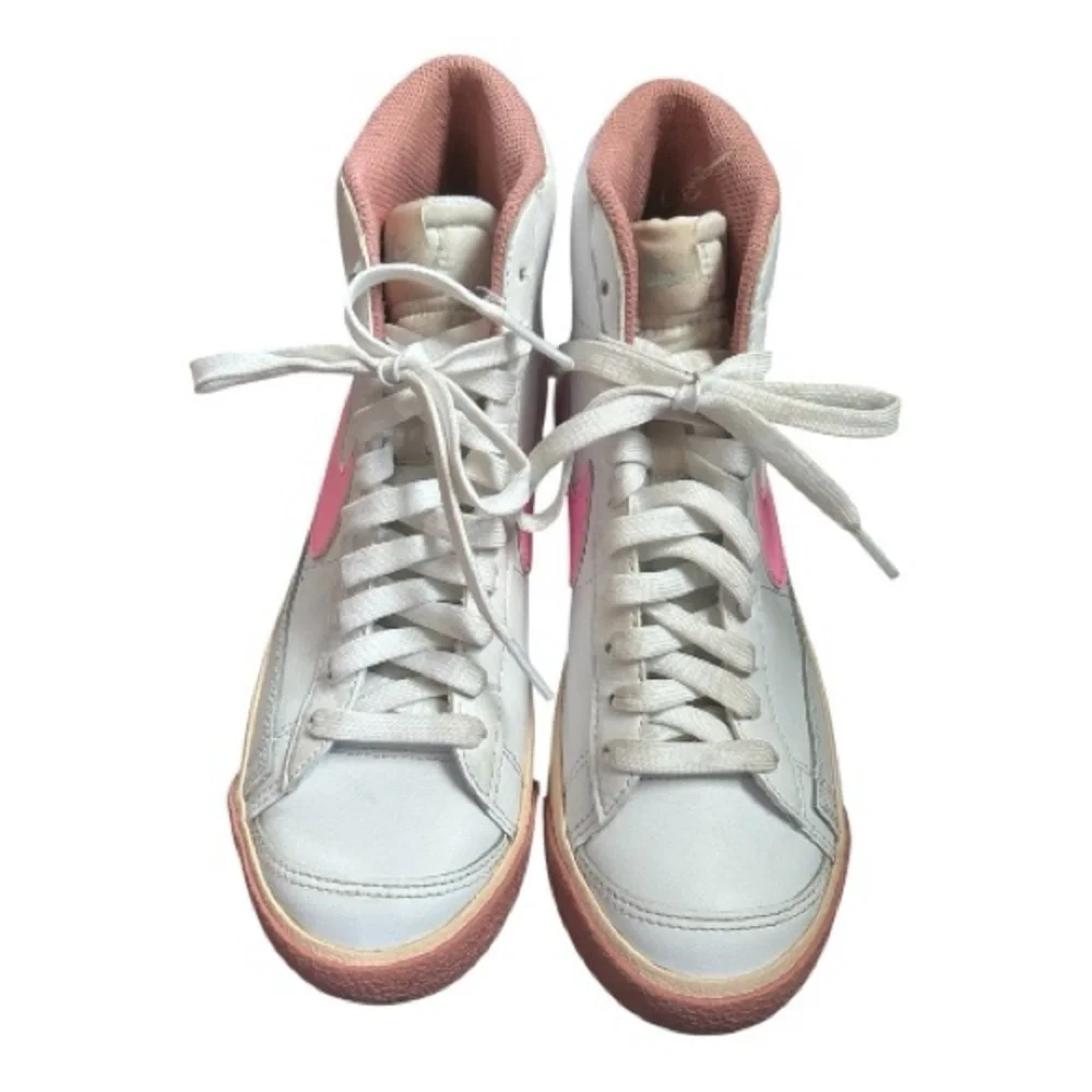 Nike kids high top Sneakers - White and Pink Sz 5.5Y